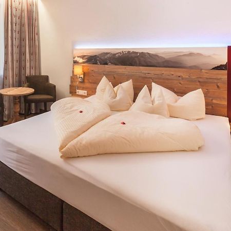 Raffl'S Hotel Лойташ Экстерьер фото