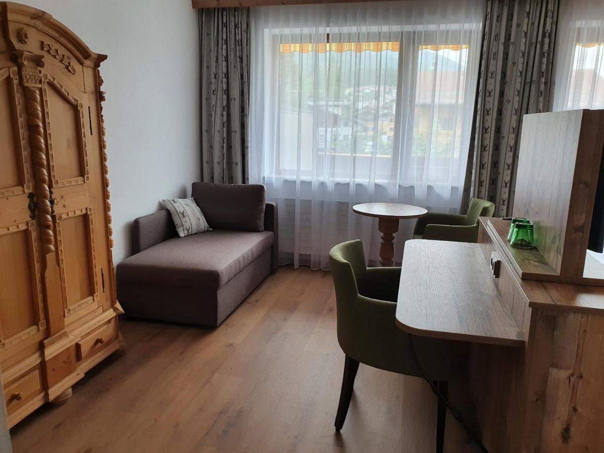 Raffl'S Hotel Лойташ Экстерьер фото