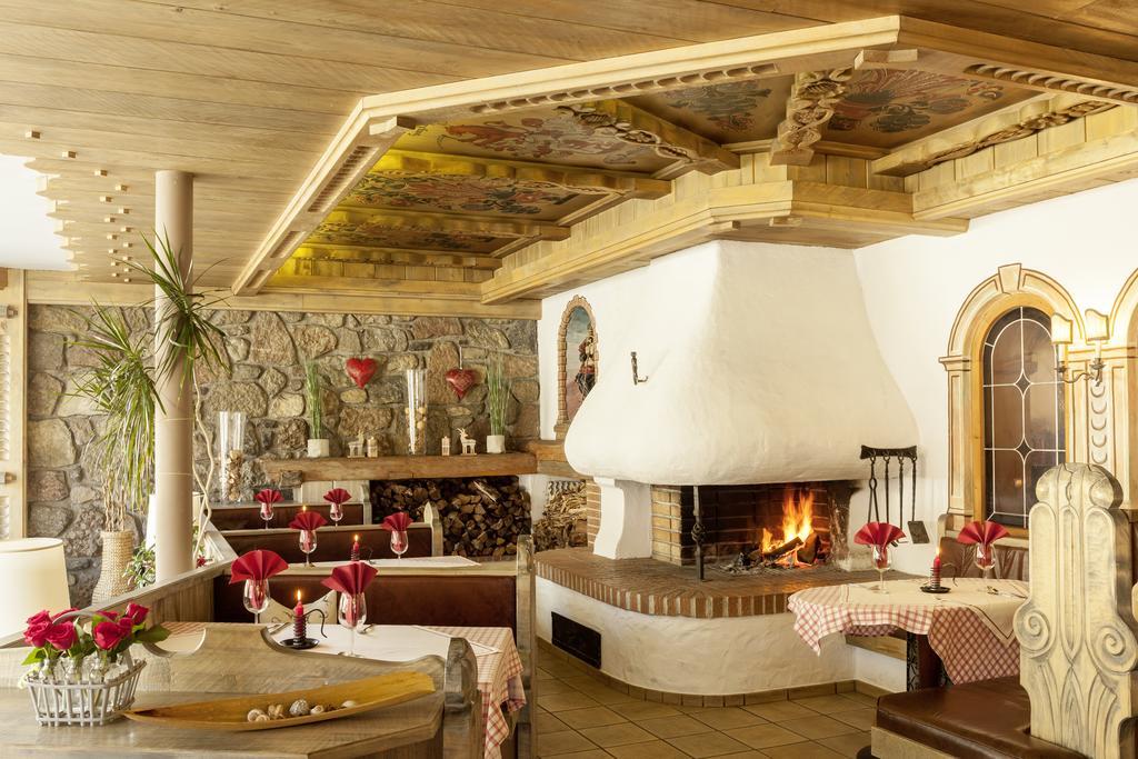 Raffl'S Hotel Лойташ Экстерьер фото